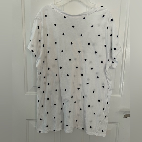 For The Republic Women’s White V-Neck T Shirt with Navy Stars Top Size 1X - Picture 4 of 7